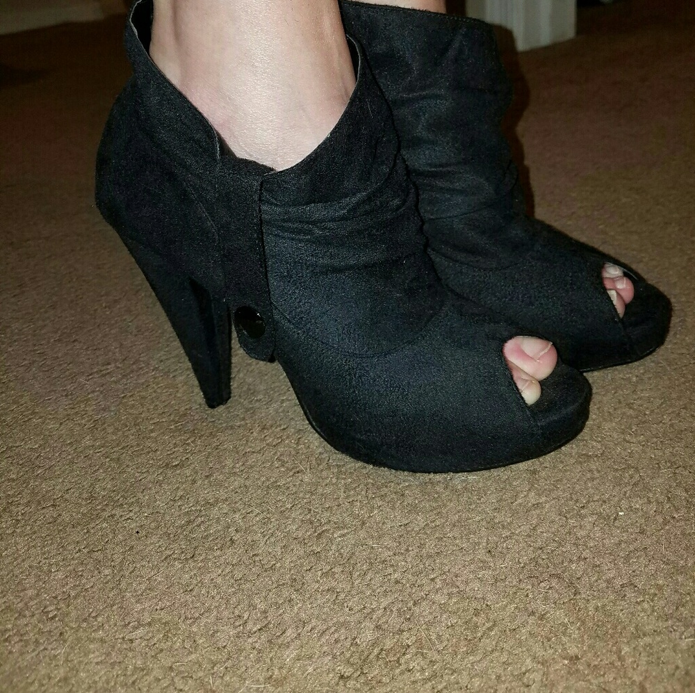 👡Black "suede" heals / booties