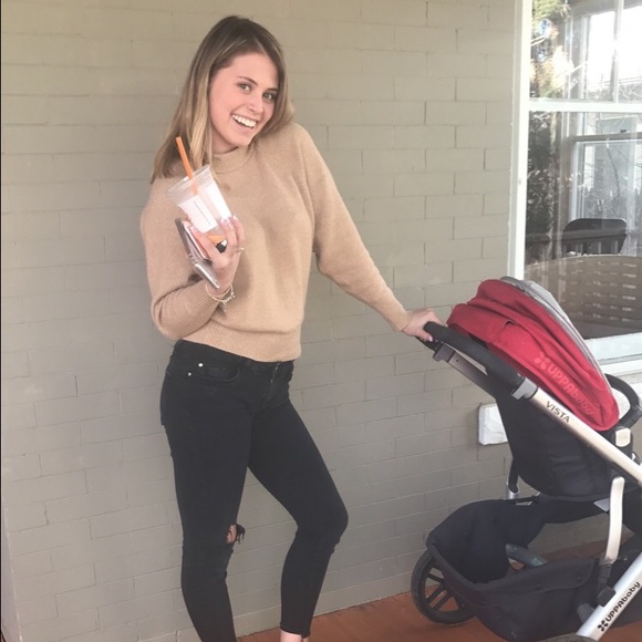 CHECK OUT MY CLOSET - Picture 1 of 1