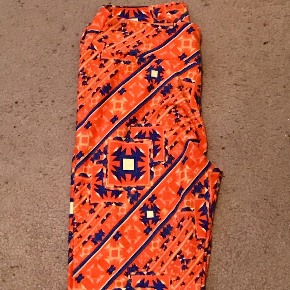 Tall and Curvy Lularoe Leggings