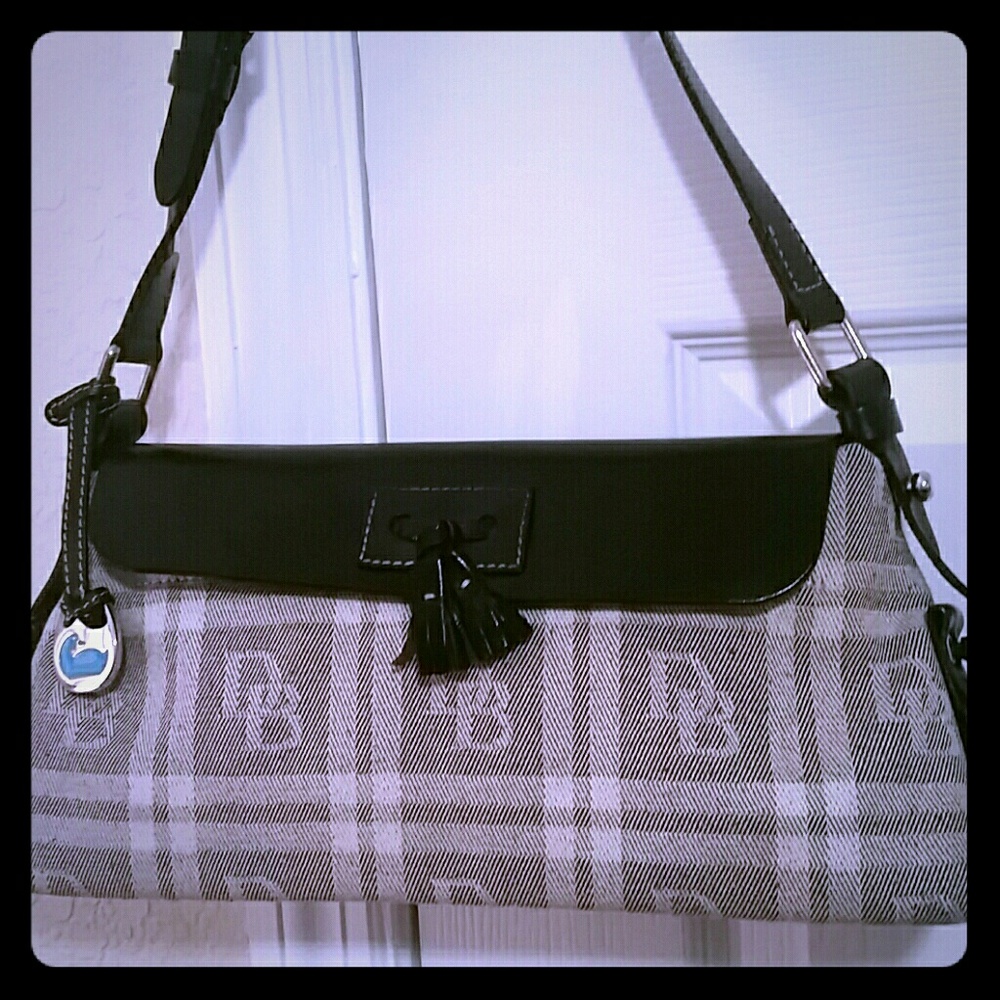 SOLD!! Shoulder bag Dooney & Bourke