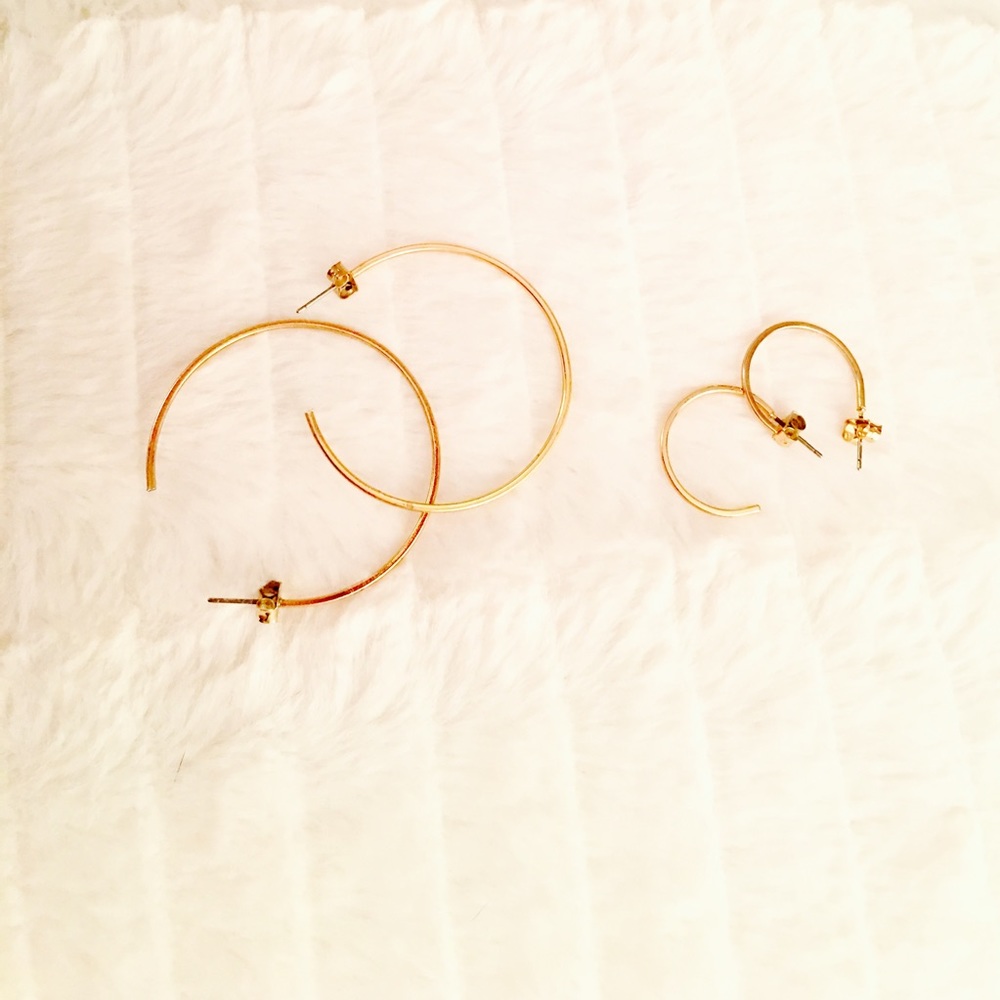 Gold tone hoop earrings
