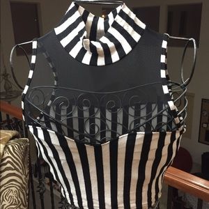 Black and white crop top