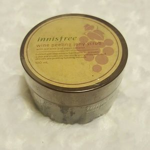 Innisfree wine peeling jelly scrub 100 ml (NEW)