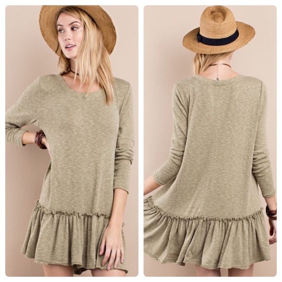 Dresses & Skirts - 🛍 1 left!! Long Sleeve Knit Ruffle Hem Dress