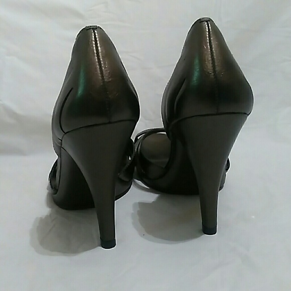 NWOT Michael Kors Pewter Peep Toe Heels - Picture 6 of 8
