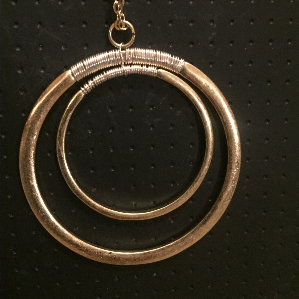 Wired double ring necklace