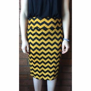 LuLaRoe Medium Gold & Black Chevron Skirt