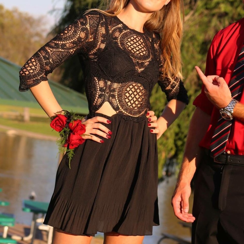 NWT LF Sheer dress size small (black&white)