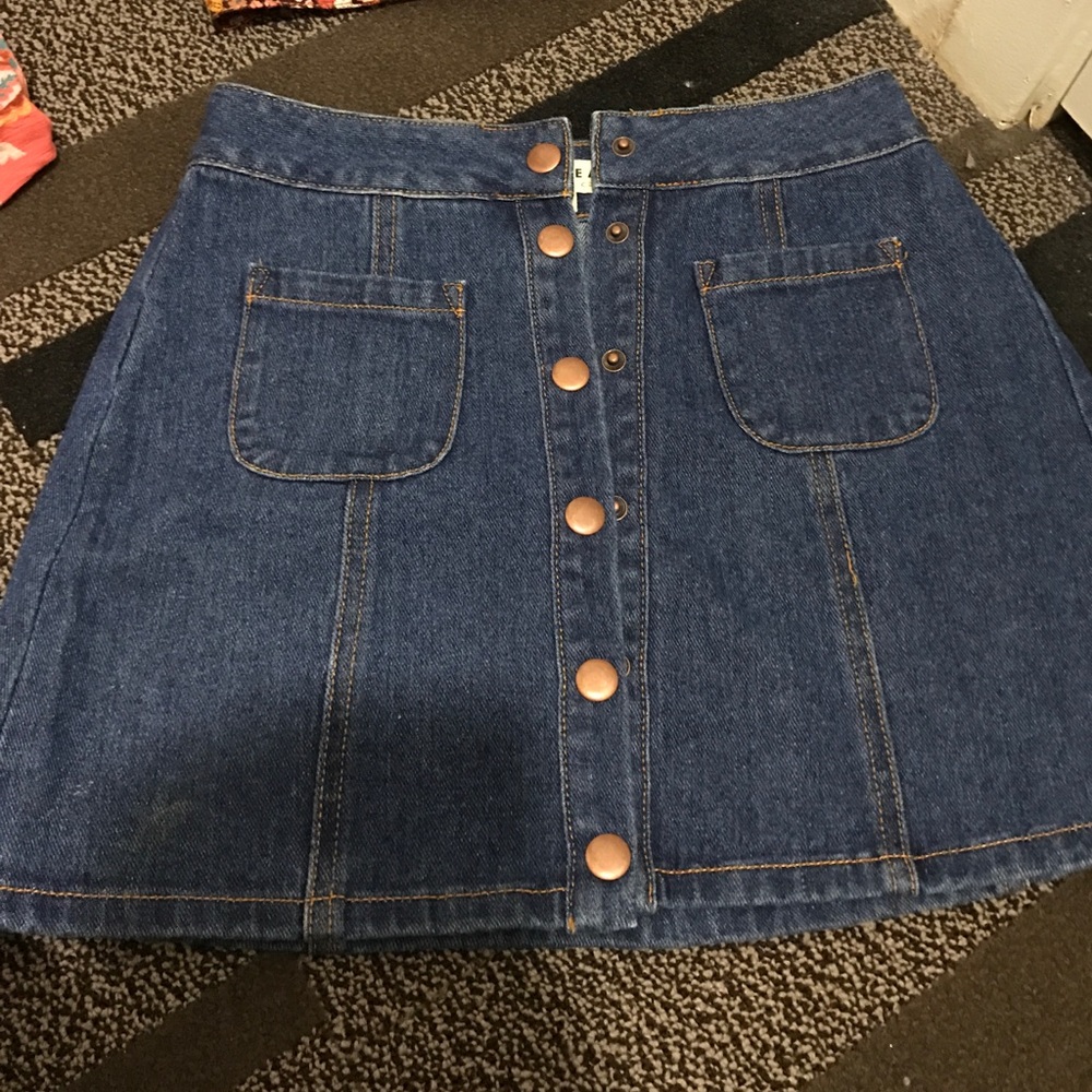 Price firm mini button up from pacsun size 24!