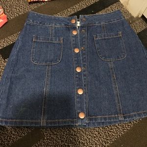 Price firm mini button up from pacsun size 24!