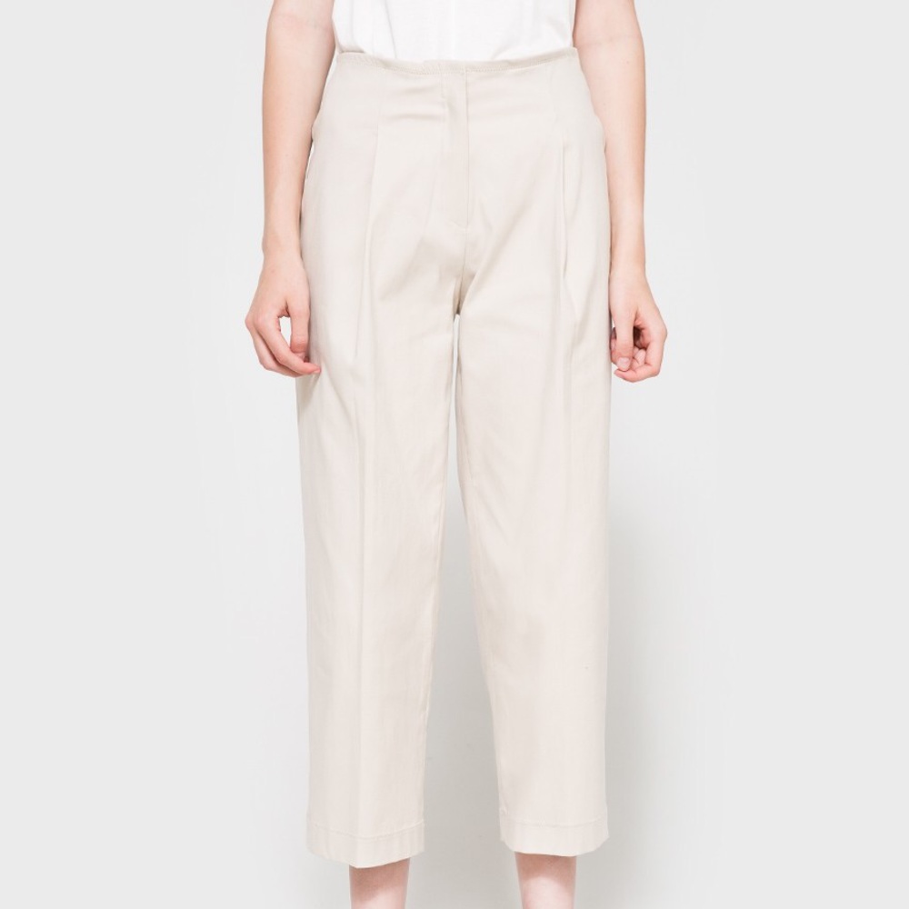 cropped leg pant