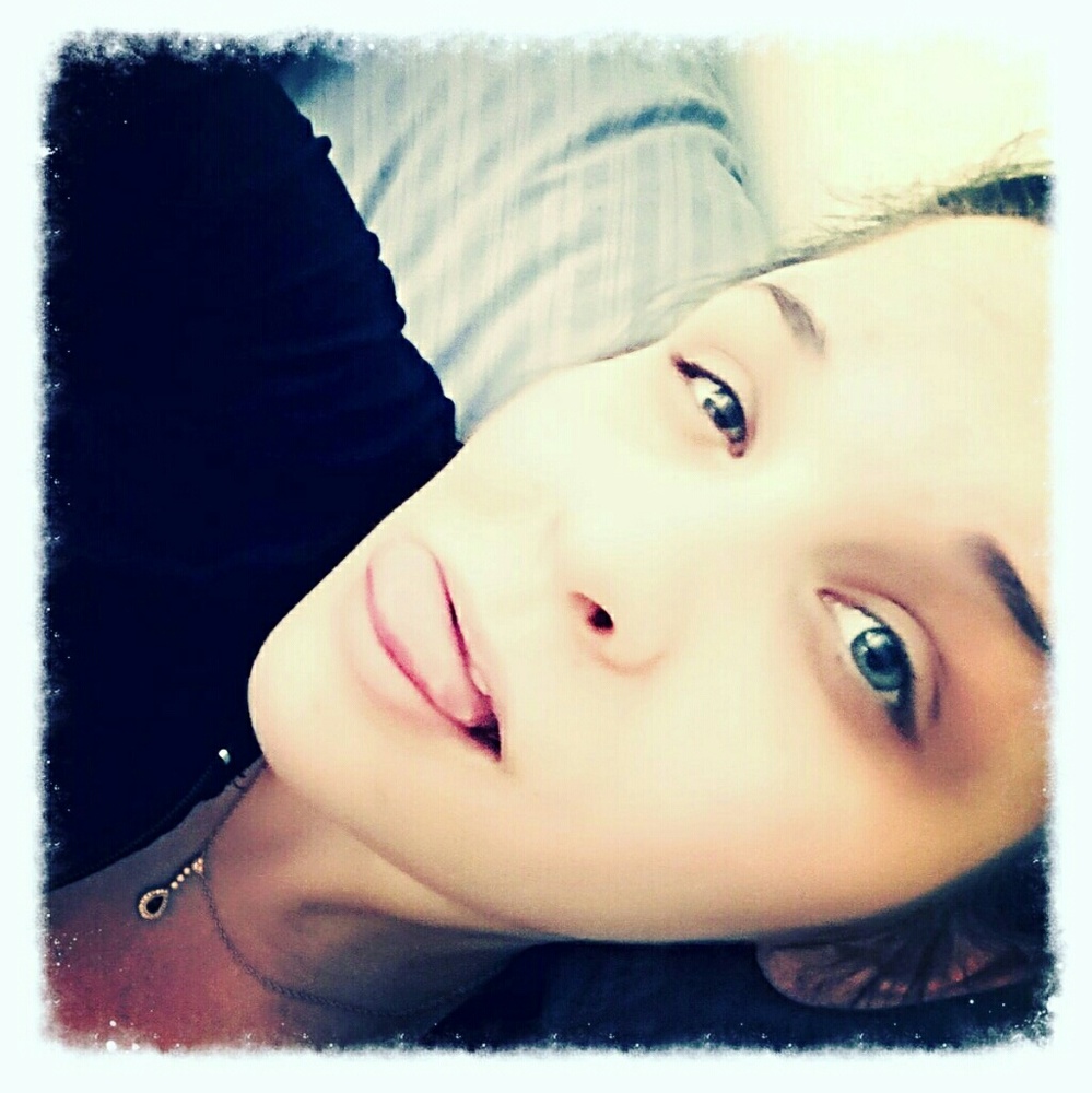 Meet your Posher, Olivia