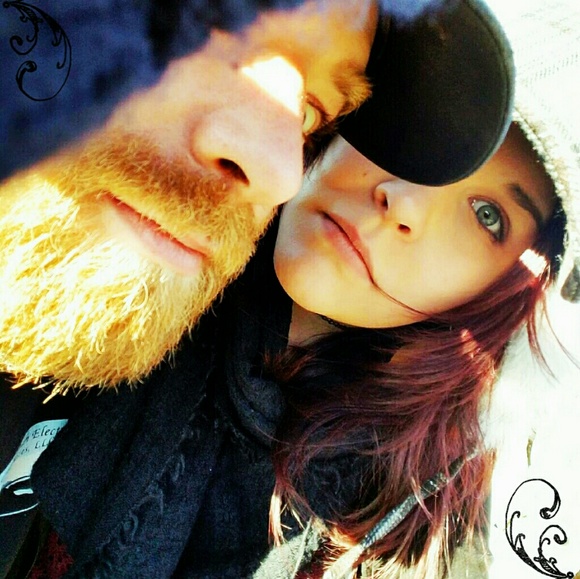 Meet your Posher, Olivia - Picture 3 of 3