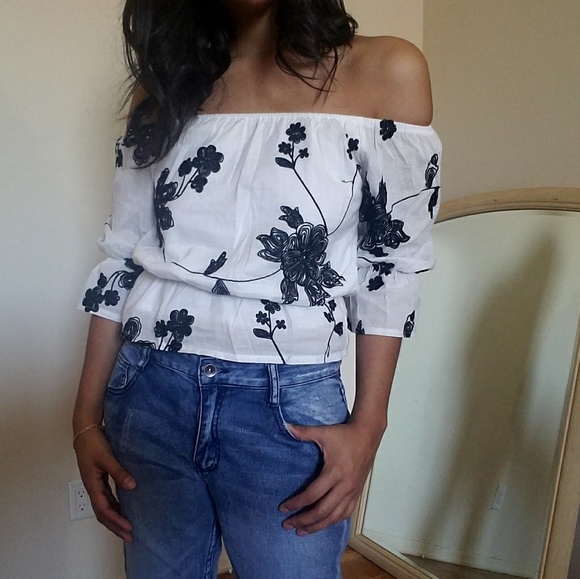 WHITE  EMBROIDERED OFF SHOULDER TOP - Picture 5 of 8