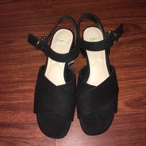 Zara sandals 2 1/2 inch high nwt