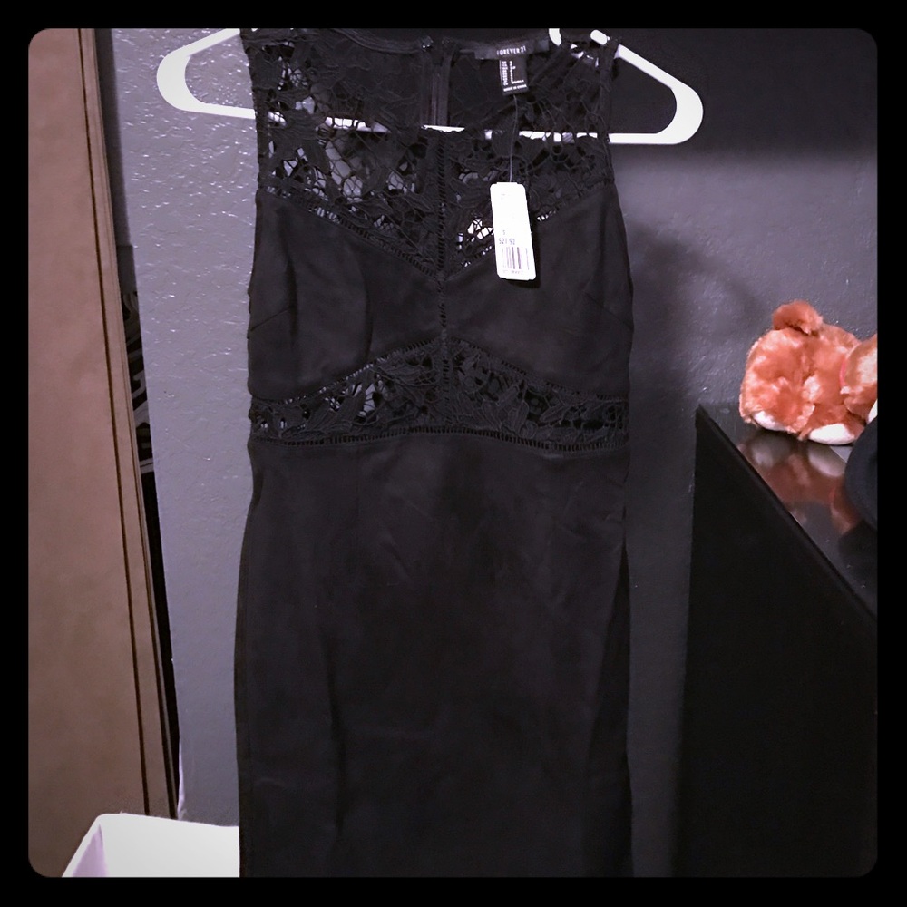 Brand new. Floral crochet-panel dress.