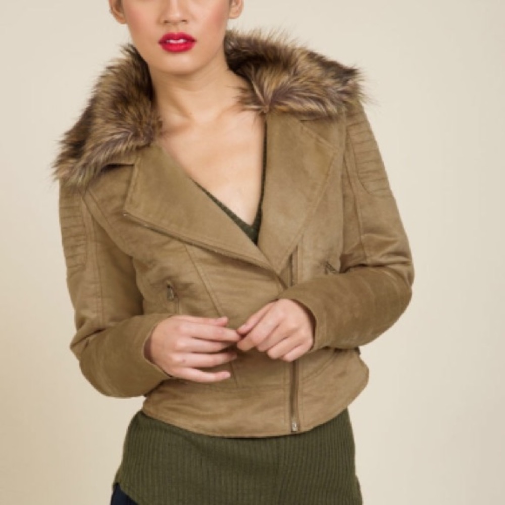 Faux suede jacket, removable fur.