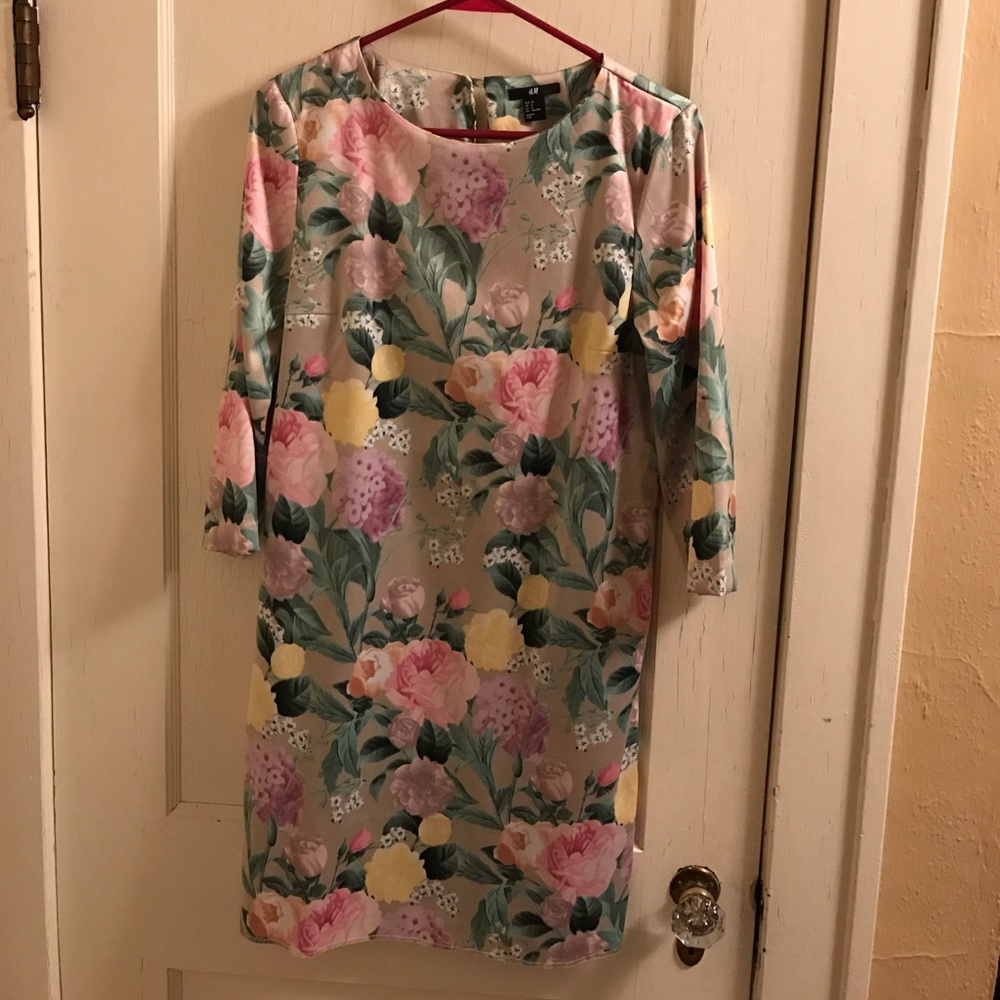 3/4 sleeve floral shift dress