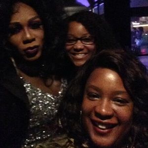 Meet your Posher, Almonetta