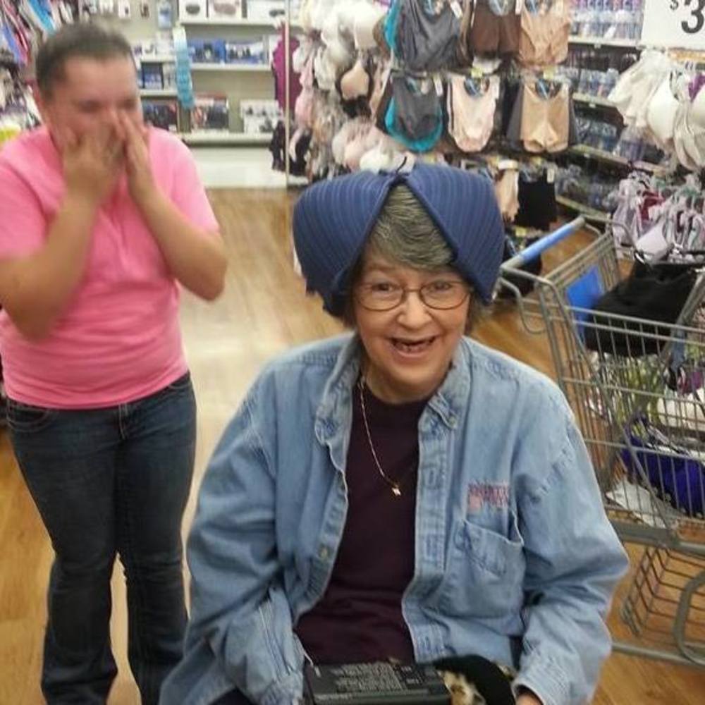 Meet your Posher, Stephanie