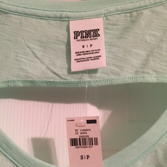 Victoria's Secret Pink tshirt with cutout back - Picture 3 of 3