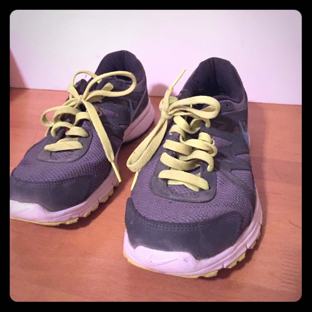 Nike tennis shoes