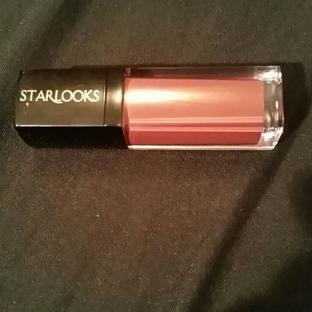 Starlooks Matte Lip Paint in Piquant