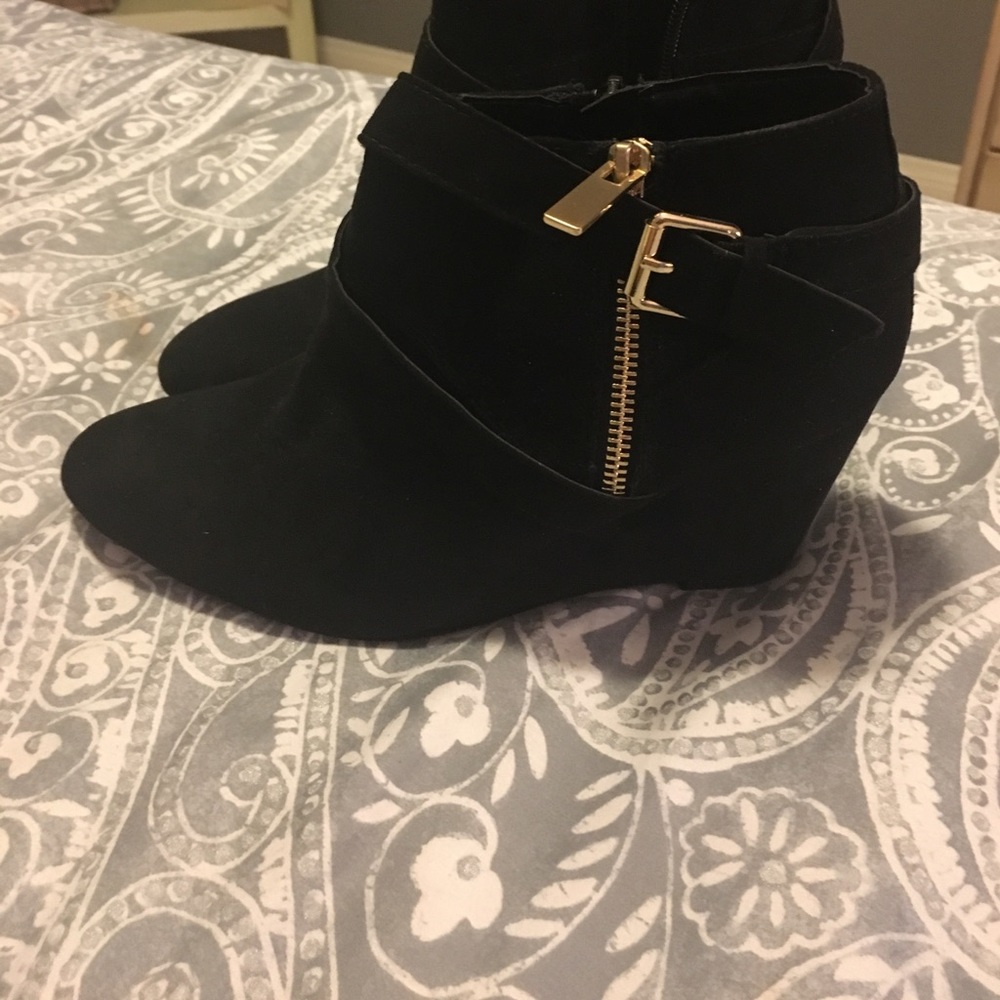 Black wedge booties