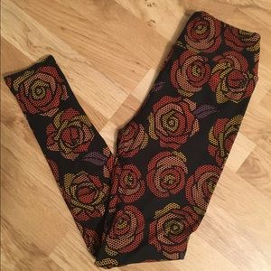 LuLaRoe Disney Roses Beauty the Beast OS Leggings