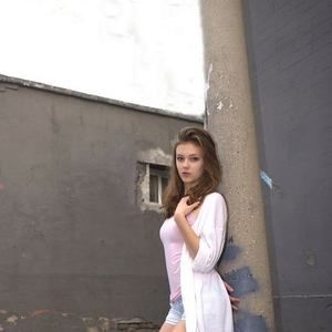 Meet your Posher, Evelina