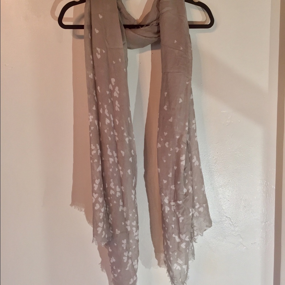 NWT Tilo Scarf Silk Hearts a Flutter