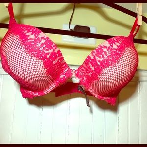Victoria's Secret bombshell plunge bra