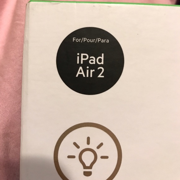 iPad Air 2 belkin keyboard case in gold - Picture 5 of 6