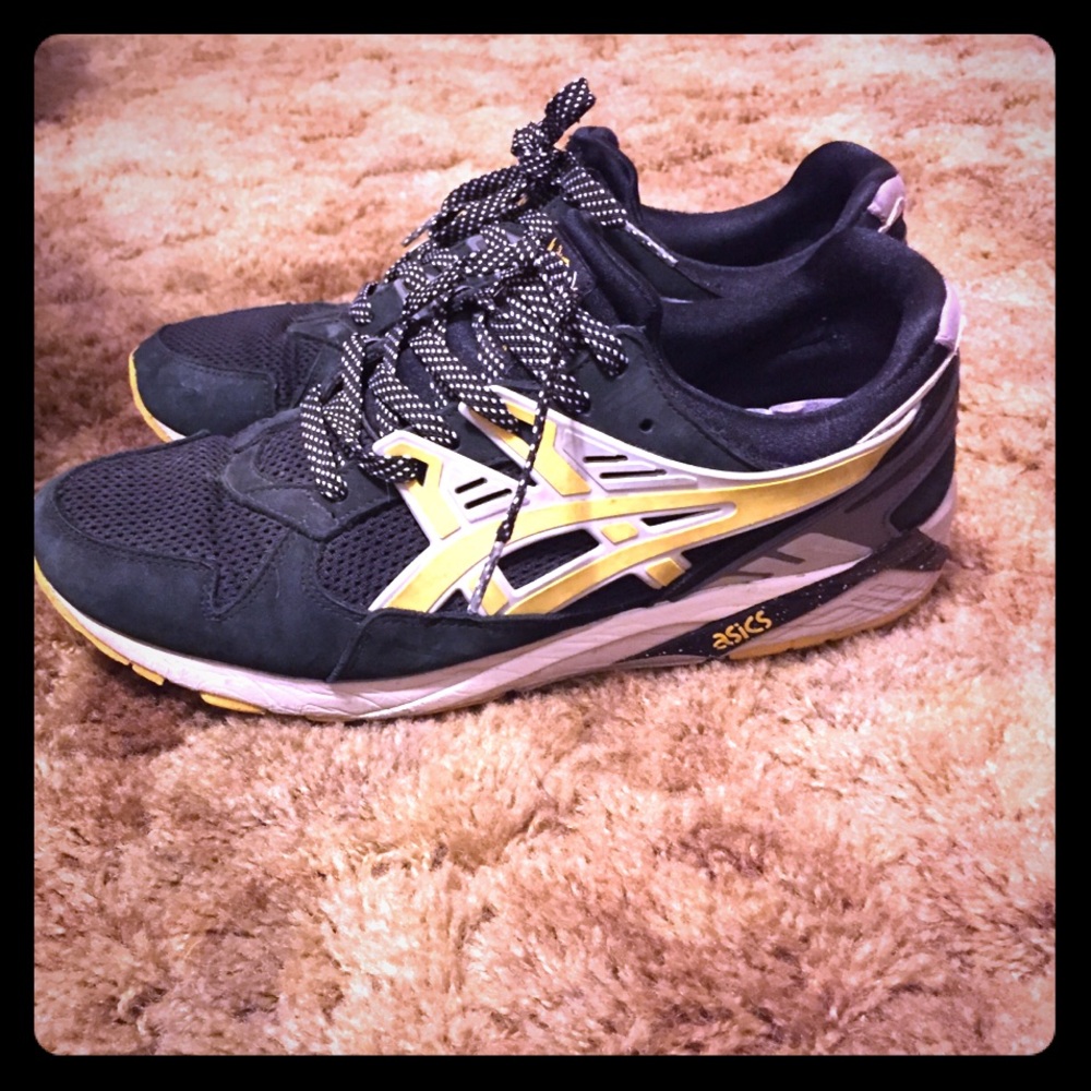 Asics gel Black and yellow. I have to many shoes