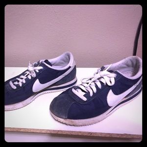 Nike Cortez blue n white.