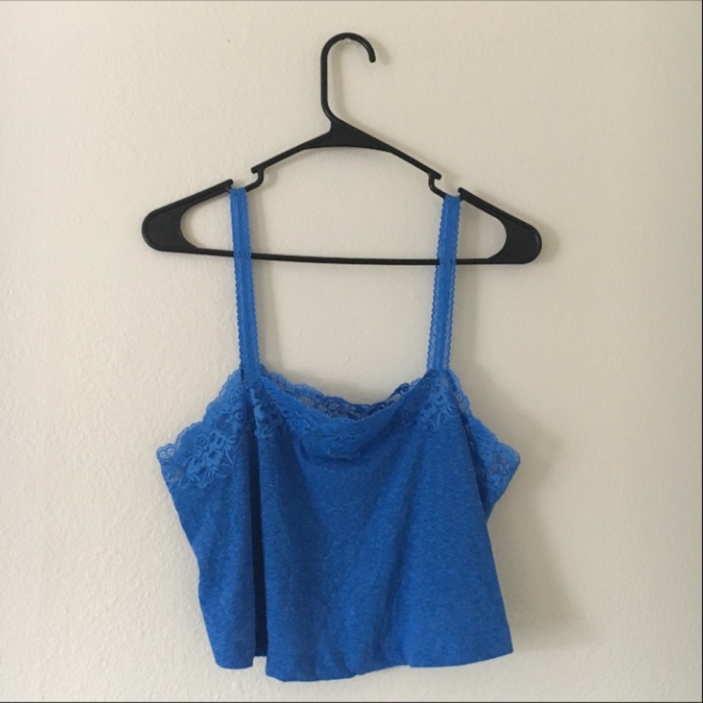 Gilly Hicks ⚡️ electric blue lace crop top.