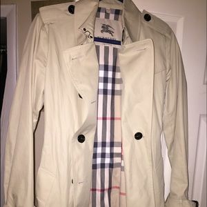 Kensington Burberry trench coat