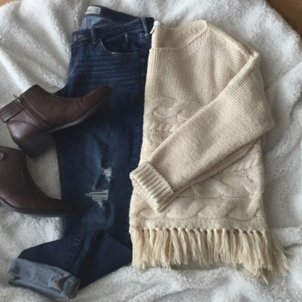 VS Fringe Sweater