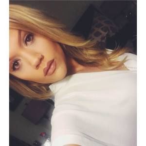 Meet your Posher, Christina