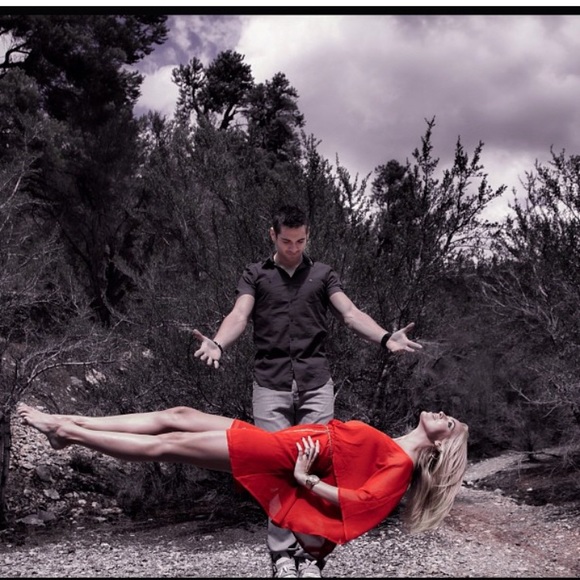 Red dress - Picture 2 of 5