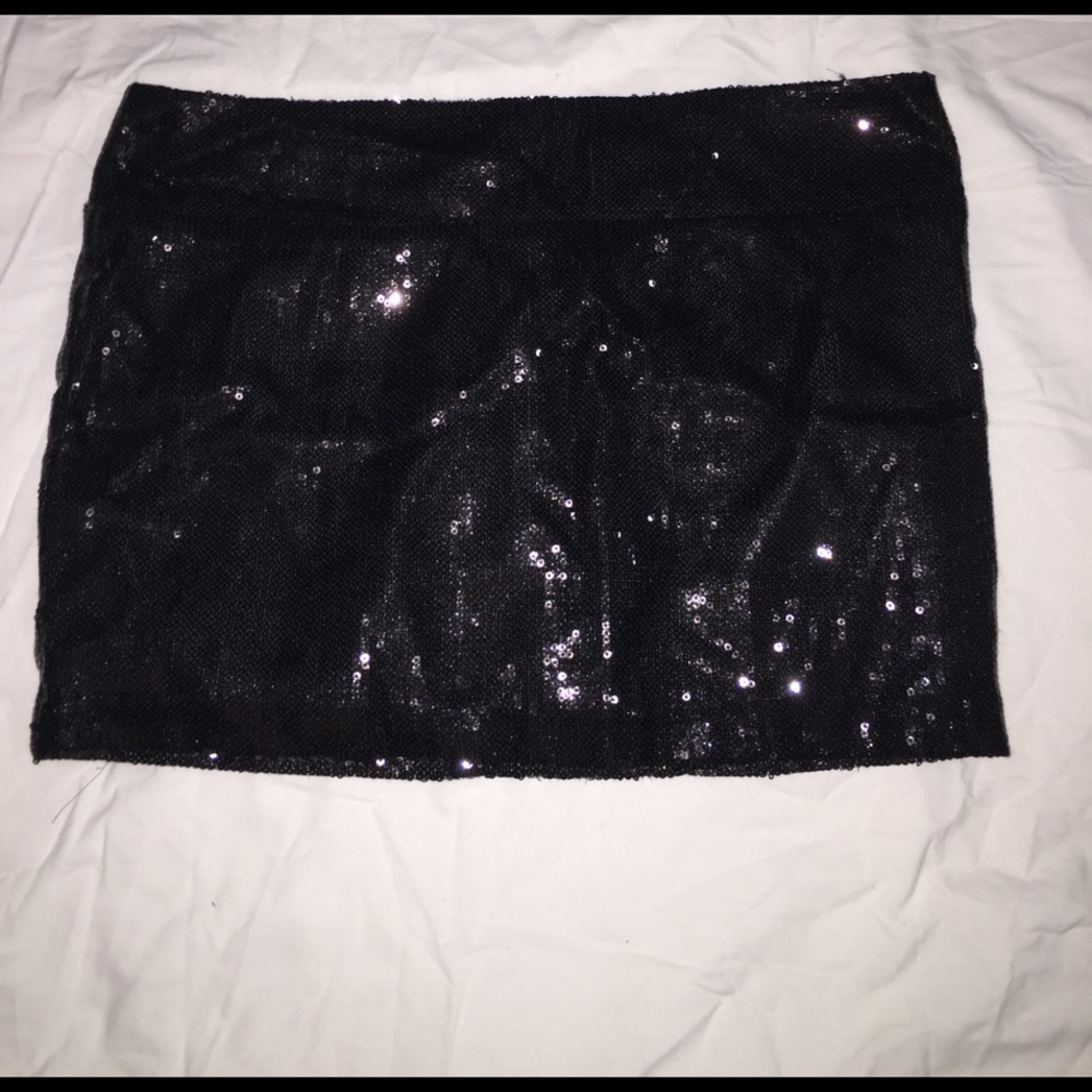 Black sequins skirt