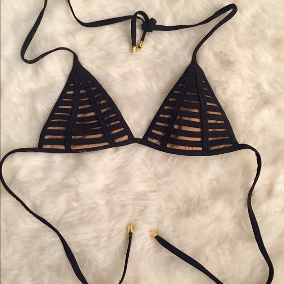 Beach Bunny Other - Hard Summer Beach Bunny triangle top