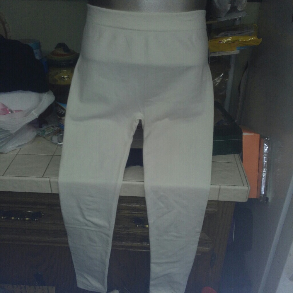 White Eye Candy Size 1-2x Leggings