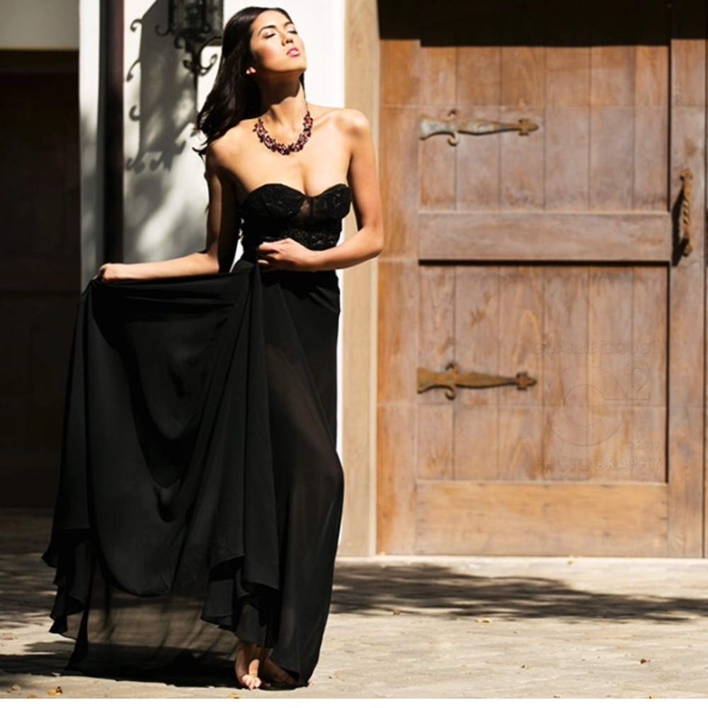 Selena Gomez black dress