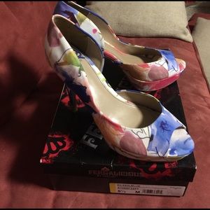 Fergielicious pumps- never worn