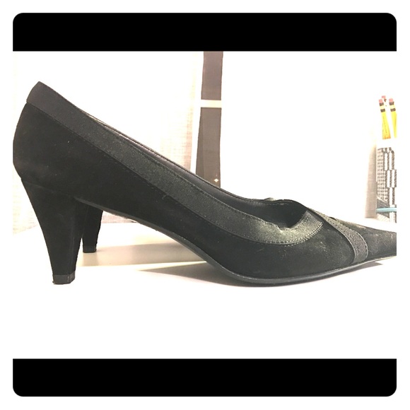 Stuart Weitzman Shoes - Final Price! Stuart Weitzman Kitten Heels