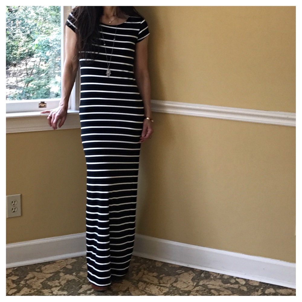 ✨LAST ONES SALE✨Striped maxi dress - Picture 4 of 8