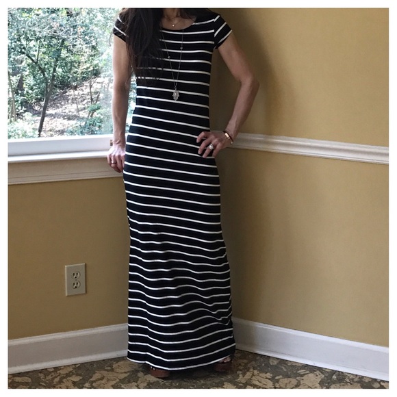 ✨LAST ONES SALE✨Striped maxi dress - Picture 3 of 8