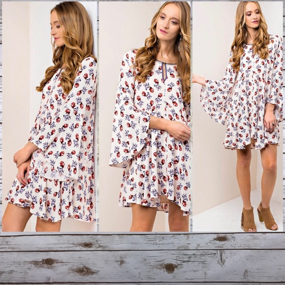 Dresses & Skirts - Bohemian Bell Sleeve Dress