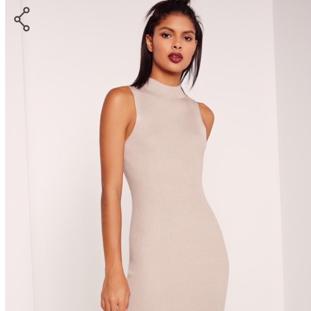 Sleeveless round neck midi dress